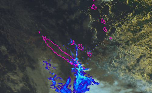 Image en composition colorée du satellite Himawari 9, réflectivité radar et impacts de foudre, le mercredi 24 avril 2024 à 06h00 loc.