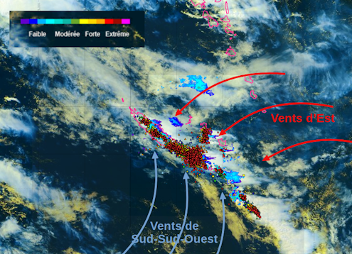 Image en composition colorée du satellite Himawari 9, réflectivité radar et impacts de foudre du réseau Météorage, le lundi 4 mars 2024 à 14h00 loc